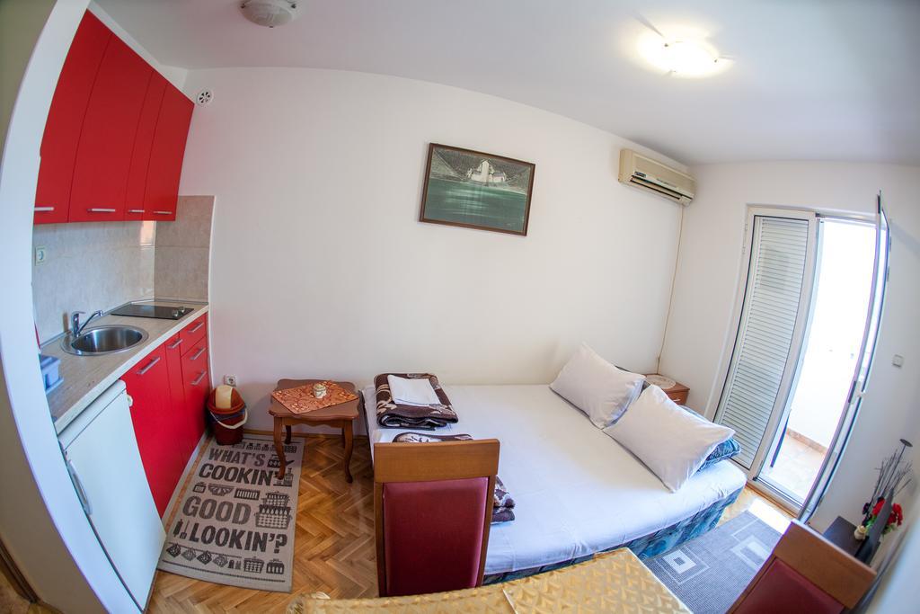 City Apartments Gosposhtina Budua Esterno foto