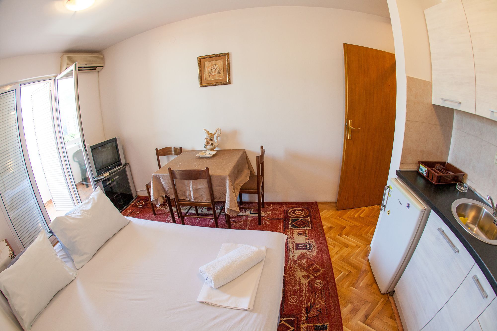 City Apartments Gosposhtina Budua Esterno foto